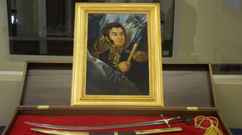 Renunció la directora del Museo Histórico Nacional por la polémica con Javier Milei por el sable de San Martín