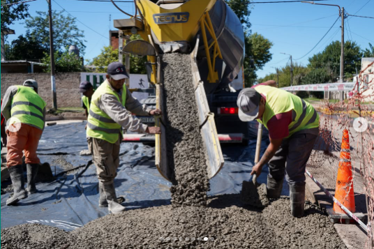 Pavimentos y obras hidráulicas en 5 de Enero