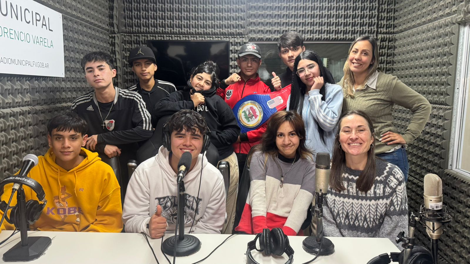 La radio en tu escuela: EES Nº64 5to TM 