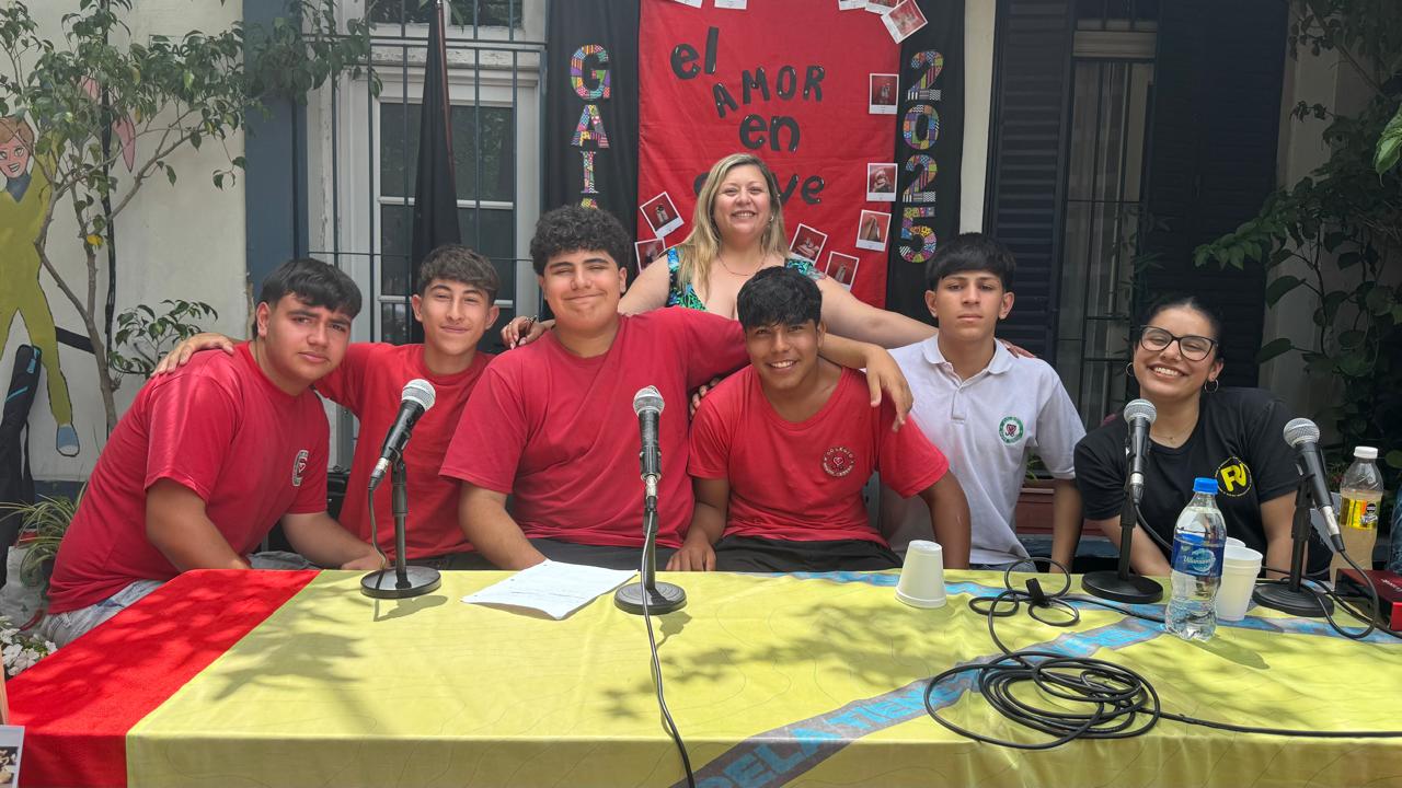 La Radio en el patio - Colegio Madre Teresa "Taller de radio"
