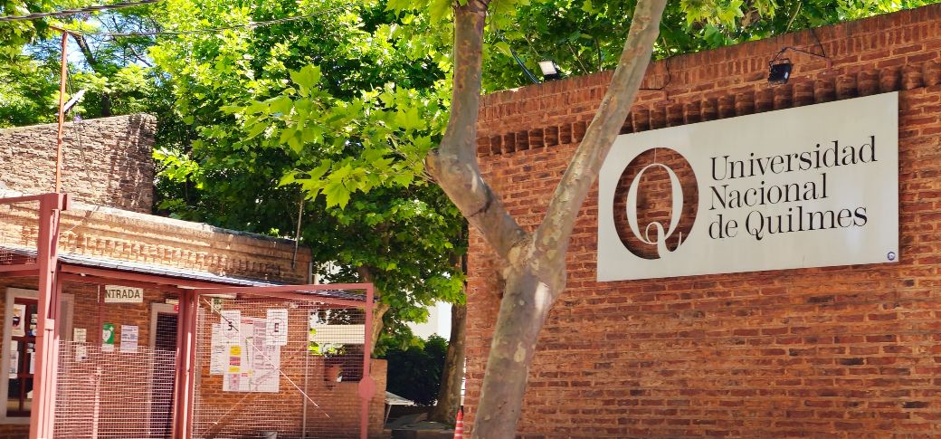 UNQ: investigadores desarrollaron estrategia eficaz para tratar efluentes textiles