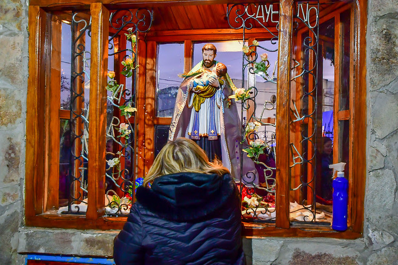 Florencio Varela rinde homenaje a San Cayetano con el lema: “trabajemos con esperanza para un mundo más solidario”. Ayer comenzó la vigilia y hoy es la procesión. 