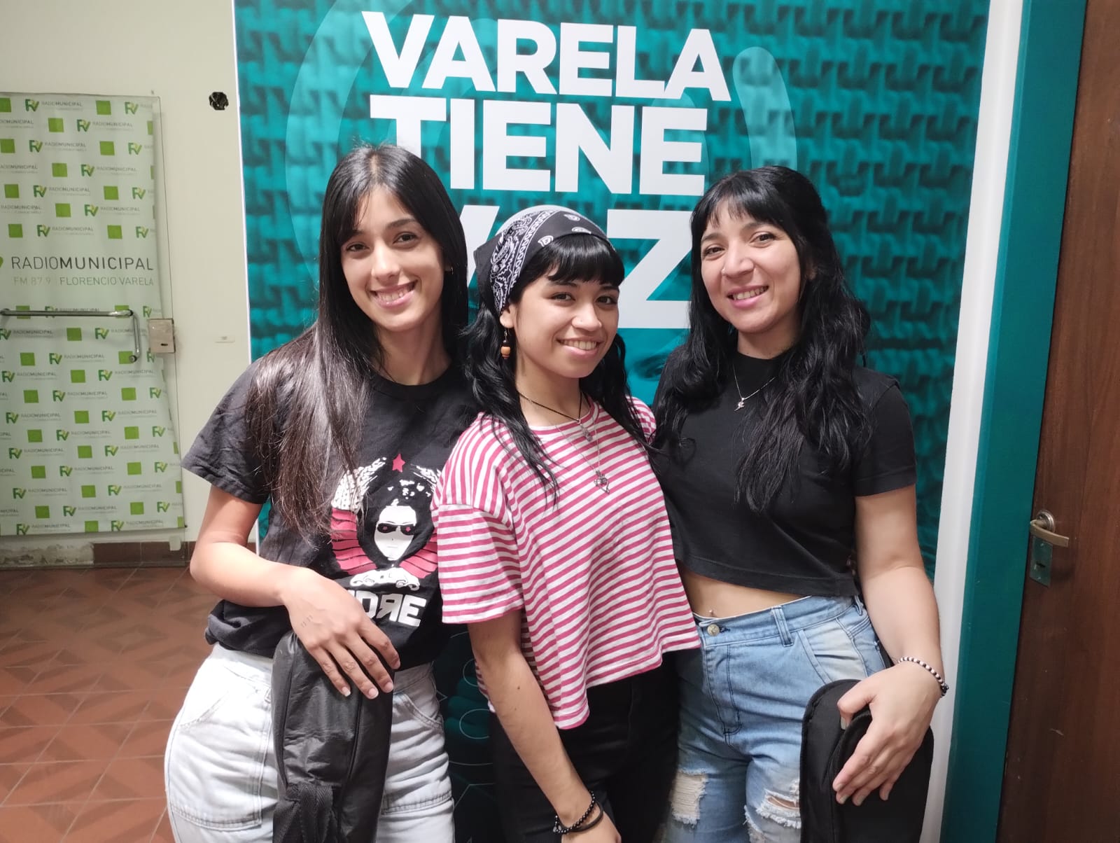 ¡El grupo varelense Gemas: adelantó parte de su show el 13 de diciembre en la EARI!