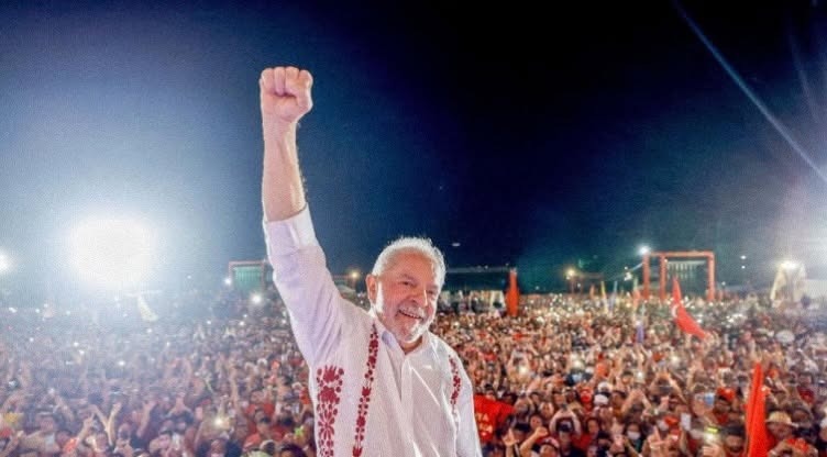 Lula presidente, electo con el 51,74 % de los votos: “El pueblo brasileño me mostró que ningún sueño es demasiado grande cuando caminamos juntos”