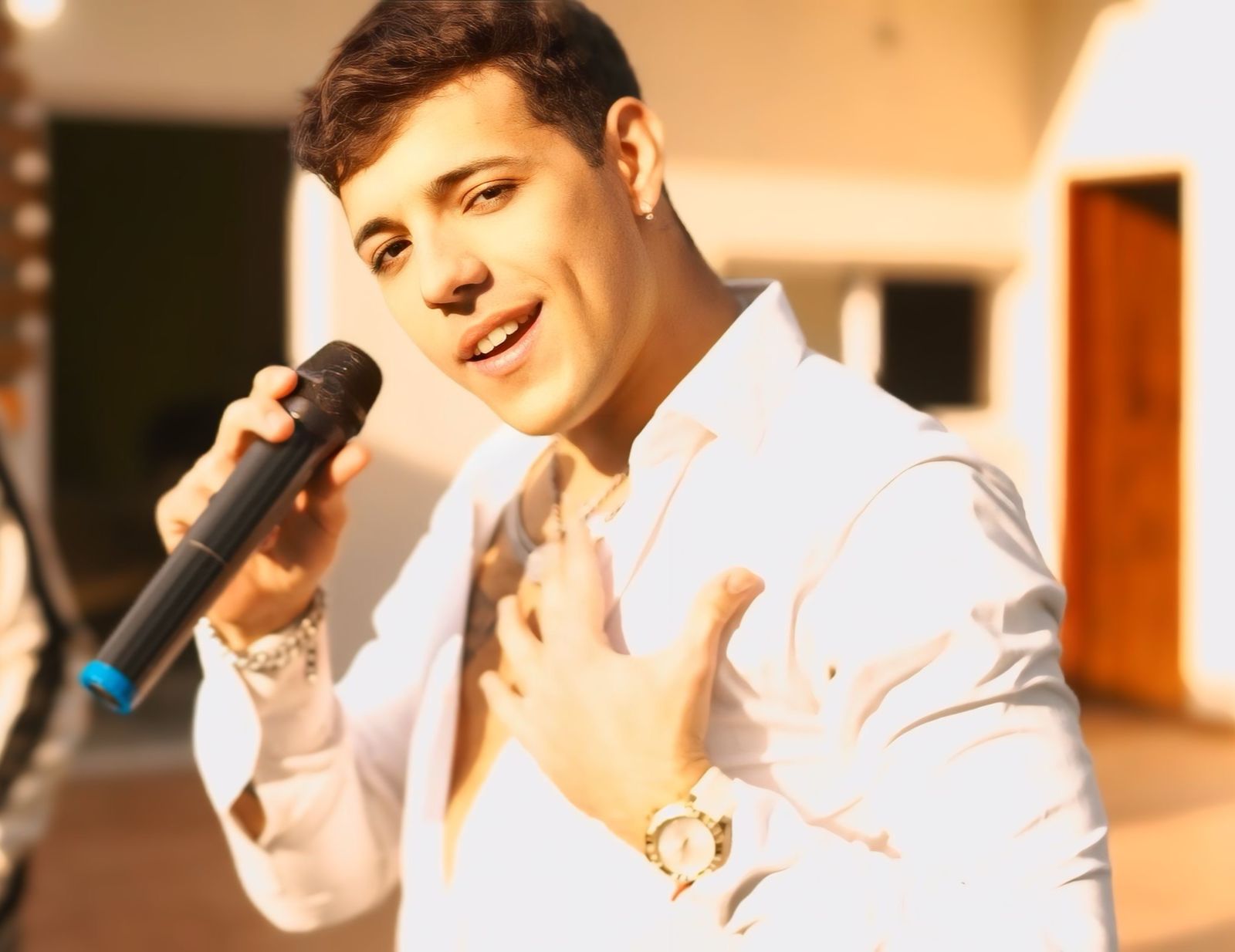 ¡El artista tropical varelense “Gamba” nos deslumbró con sus nuevas canciones en Fiesta ATR!  