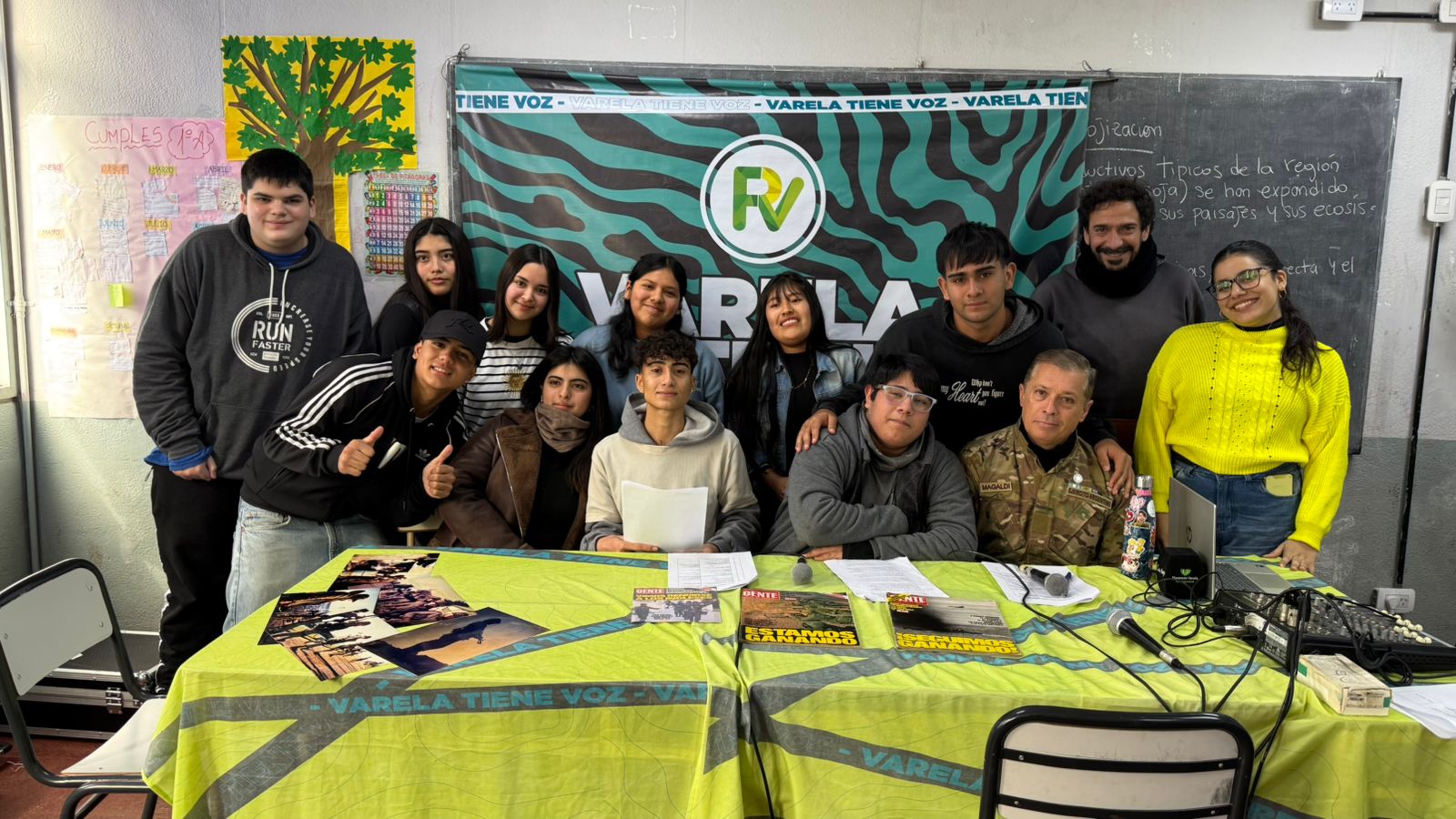 La radio en el patio - EES N°45 "Guillermo Hudson"