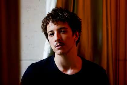 Toto Rovito presenta nuevas canciones y se prepara para subir al escenario de La Fábrica