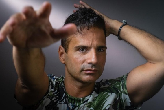 Mariano Fugillo: reconstruirse desde el dolor, crear desde el alma