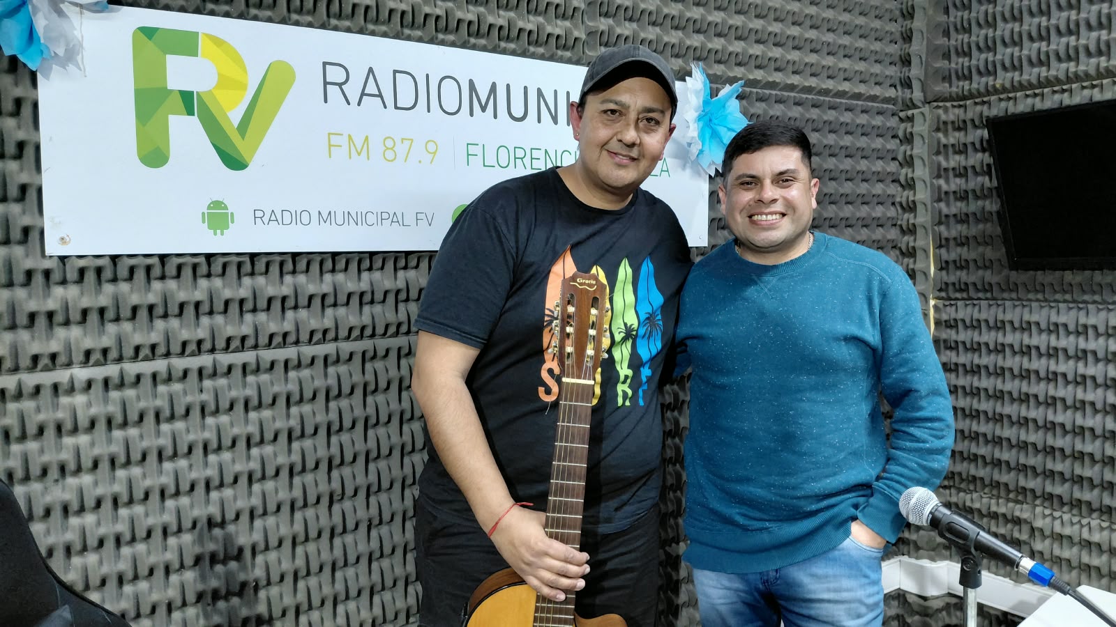 “El Chango Folk” visitó los estudios de “La Tradición y sus Voces”